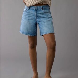 AE 8" Dreamy Drape Stretch Low-Rise Baggy Jort short 8 jean medium bright indigo